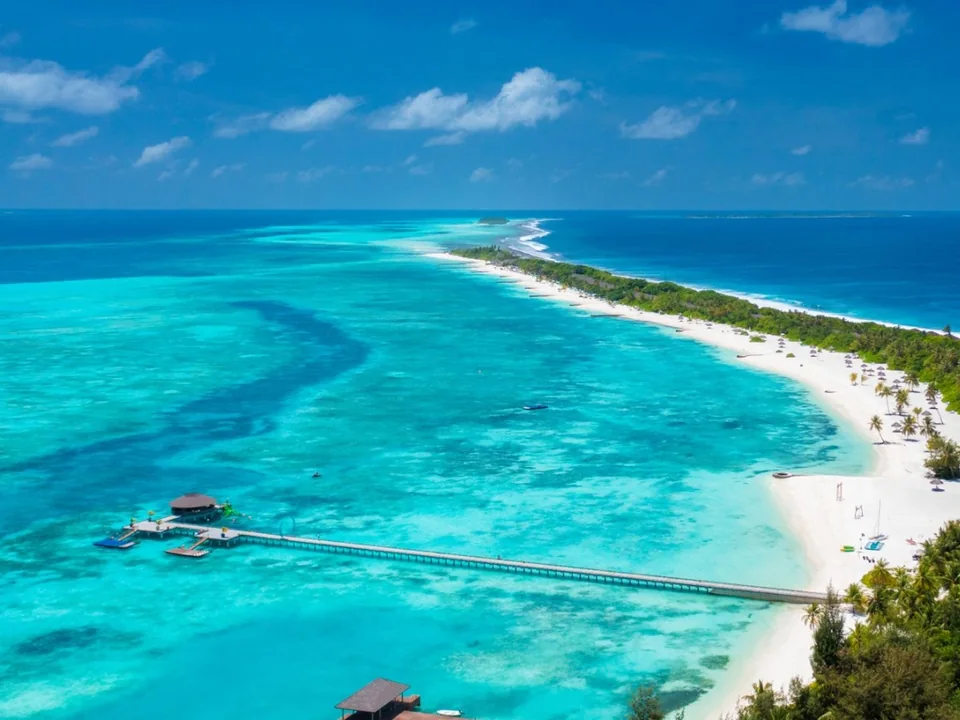 لقطة جوية لجزيرة Kanifushi وشاطئها الممتد