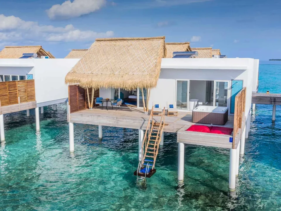 فيلا الماء مع الجاكوزي في Emerald Maldives
