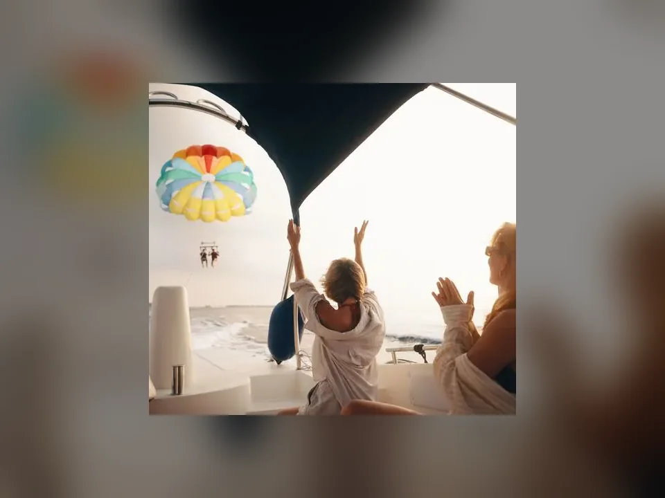 الباراسيلينغ في مياه JOALI