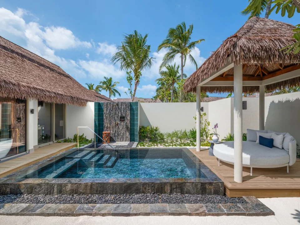 فيلا المسبح وسط الحديقة في JW Marriott Kaafu