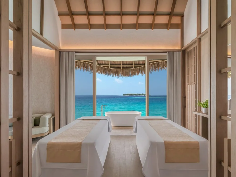 غرفة علاجات السبا بإطلالة بحرية في JW Marriott Kaafu
