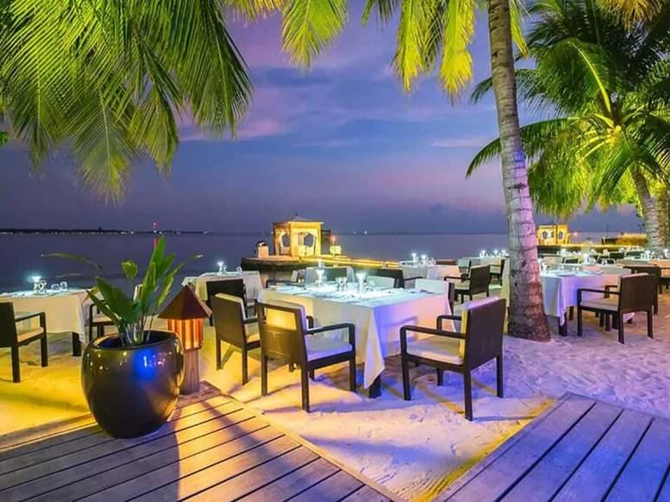 مطعم Lily Maa على الشاطئ في Lily Beach