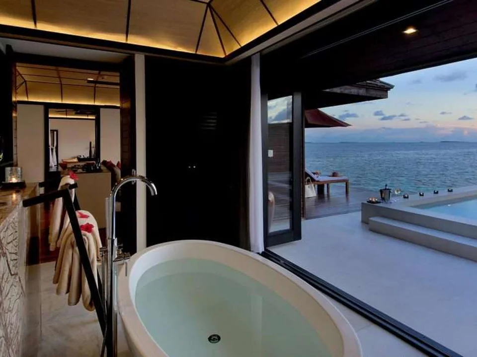 حمّام فيلا الغروب بإطلالة بحرية في Lily Beach