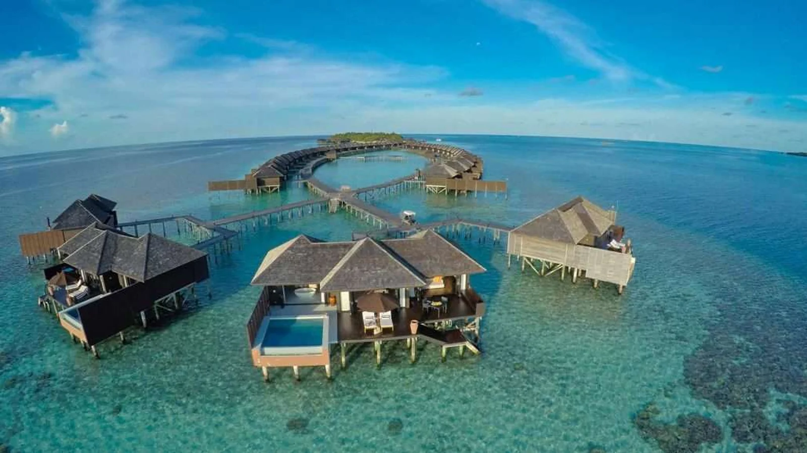 لقطة جوية للفلل المائية في Lily Beach Resort & Spa