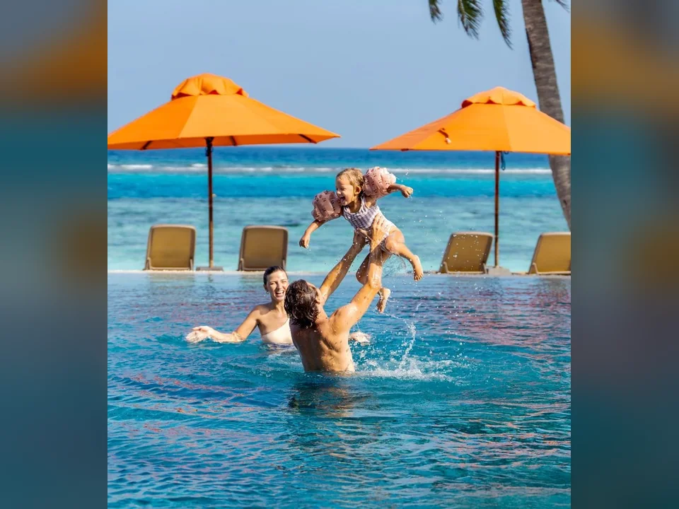 أوقات عائلية في مسبح OBLU SELECT Sangeli