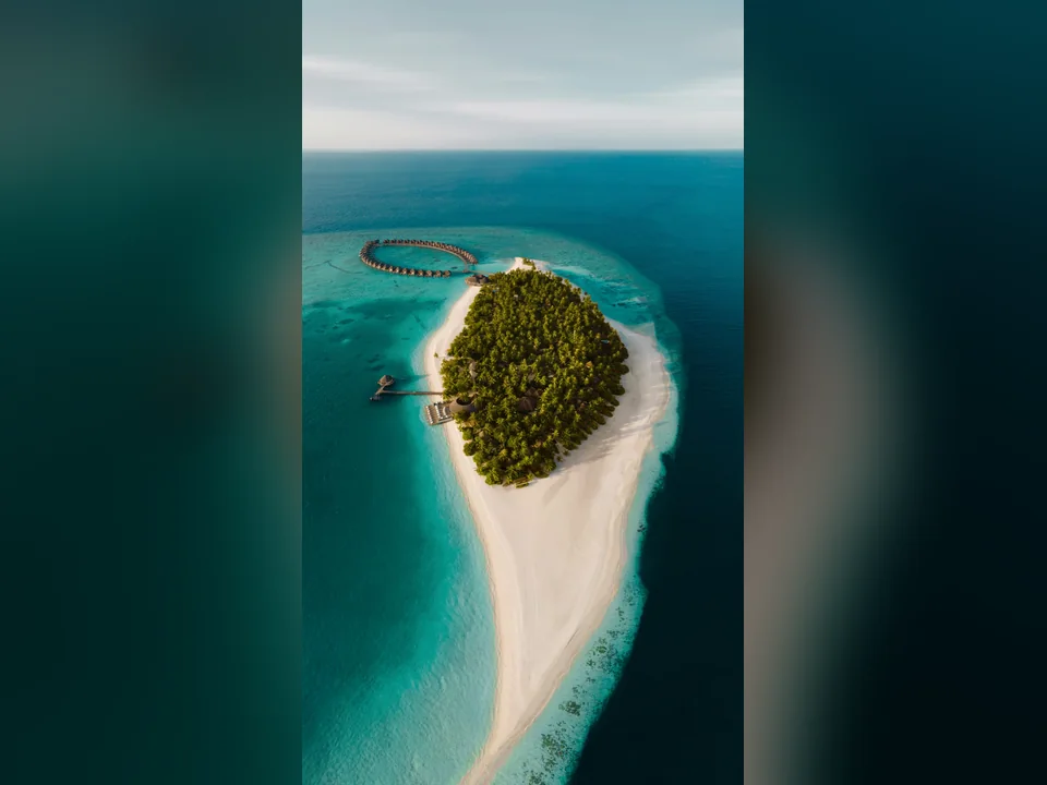 الجزيرة الرملية المجاورة لـ Vilu Reef من الجو