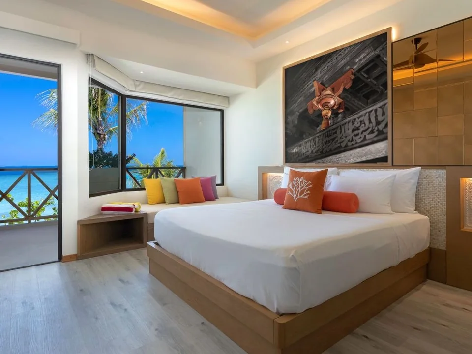 غرفة نوم الفيلا المطلة على البحيرة في Villa Nautica