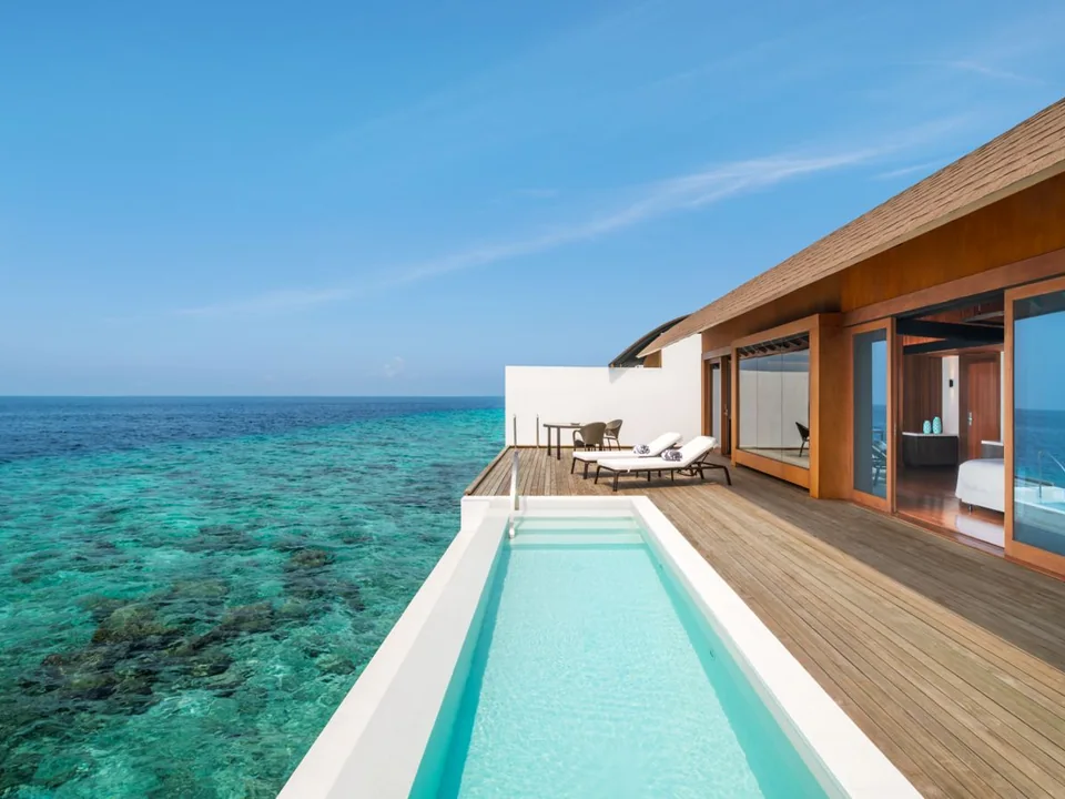 الفيلا المائية مع مسبحها الخاص في The Westin Maldives
